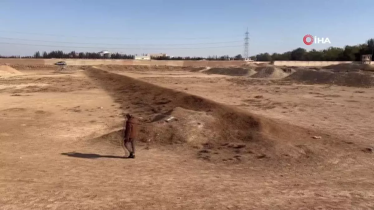 Suriye'de kadınların gömüldüğü toplu mezarlar bulundu