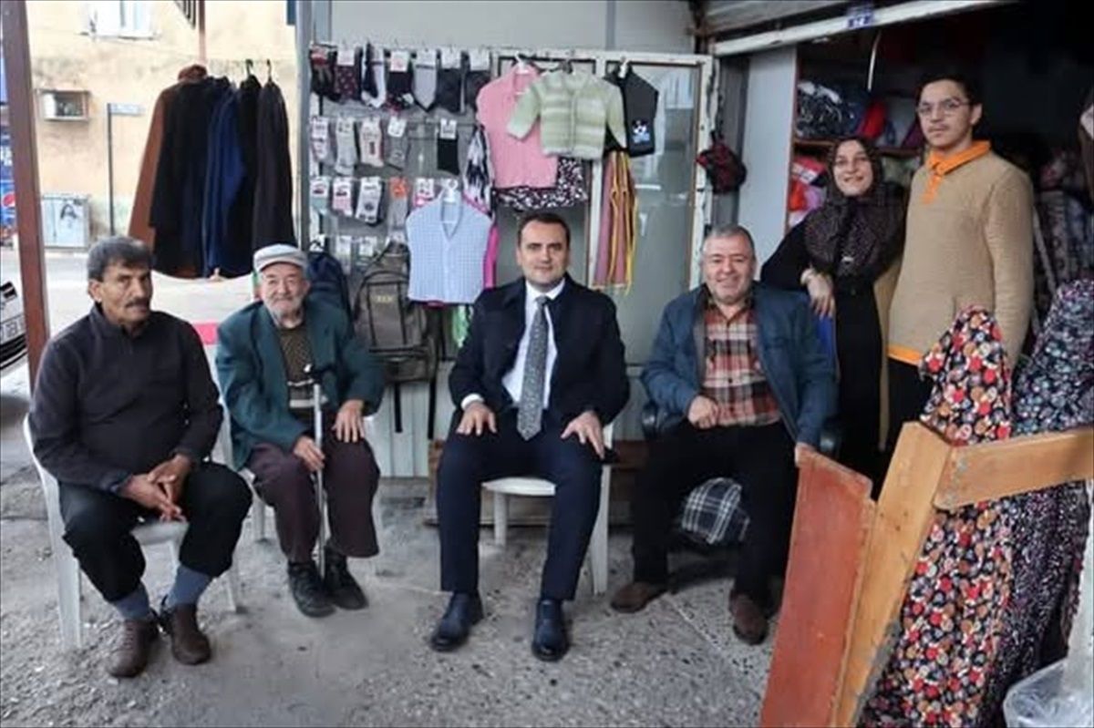 Finike Kaymakamı Musa Kazım Çelik, Turunçova Mahallesi'ni Ziyaret Etti