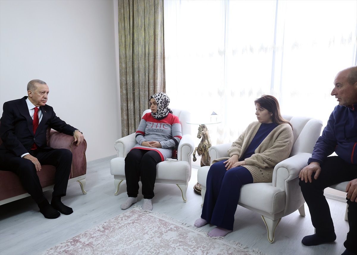Cumhurbaşkanı Erdoğan: "İç cephemizi sağlamlaştırırken siyasette kutuplaşma ve ayrışmanın artması zaten doğru da değildir."
