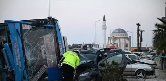 Adana'da Özel Halk Otobüsü Devrildi, 7 Yaralı