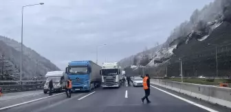 Anadolu Otoyolu'nda Araç Yangını Ulaşımı Aksattı