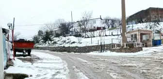 Çanakkale'de Kar Yağışıyla Birlikte Yolu Kapanan Köy Yok