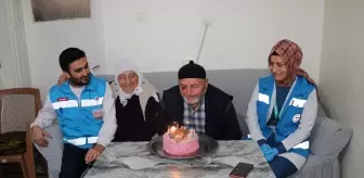 Yozgat'ta 80 Yaşındaki Mahmut Atmaca'ya Sürpriz Doğum Günü Kutlaması