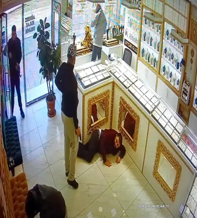 Jewelry store robbery in Adana with Kalashnikov! Their escape plans rival movie scripts