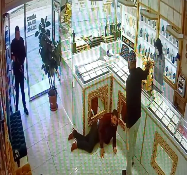 Jewelry store robbery in Adana with Kalashnikov! Their escape plans rival movie scripts