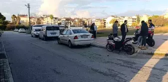 Antalya'da Motosiklet ve Hafif Ticari Araç Çarpıştı: Sürücü Yaralandı