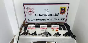 Antalya'da Ruhsatsız Silah ve Uyuşturucu Operasyonu