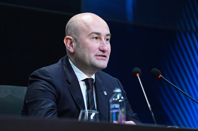 Beşiktaş, başkanını seçiyor: Hüseyin Yücel mi, Serdal Adalı mı? Beşiktaş, başkanını seçiyor: Hüseyin Yücel mi, Serdal Adalı mı?