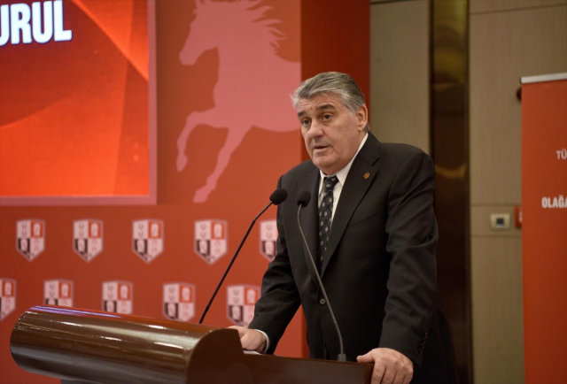 Beşiktaş, başkanını seçiyor: Hüseyin Yücel mi, Serdal Adalı mı? Beşiktaş, başkanını seçiyor: Hüseyin Yücel mi, Serdal Adalı mı?