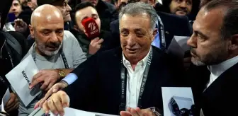 Ahmet Nur Çebi, Beşiktaş Olağanüstü Genel Kurulu'nda Oyunu Kullandı