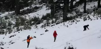 Kaş'ta Kar Yağışı Vatandaşları Sevindirdi