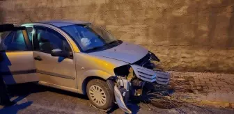 Aksaray'da Otomobil ile Motosiklet Çarpıştı: 3 Yaralı