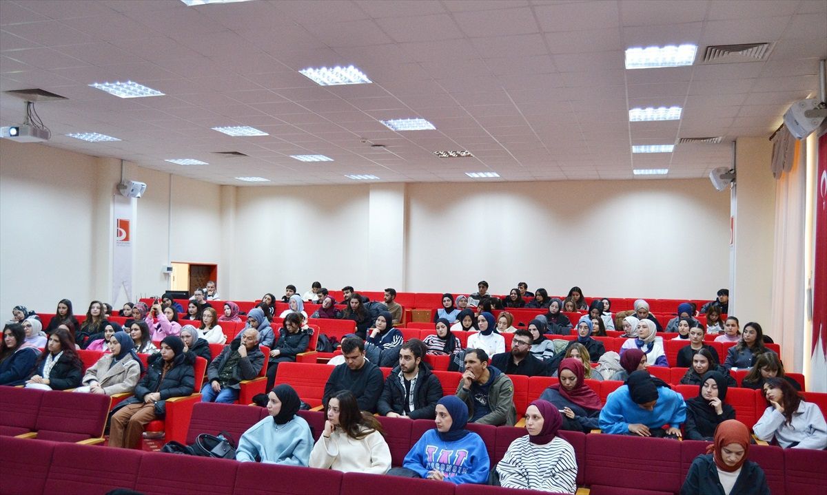Bilecik Şeyh Edebali Üniversitesi'nde Sağlık Yönetiminde Kariyer Semineri Düzenlendi