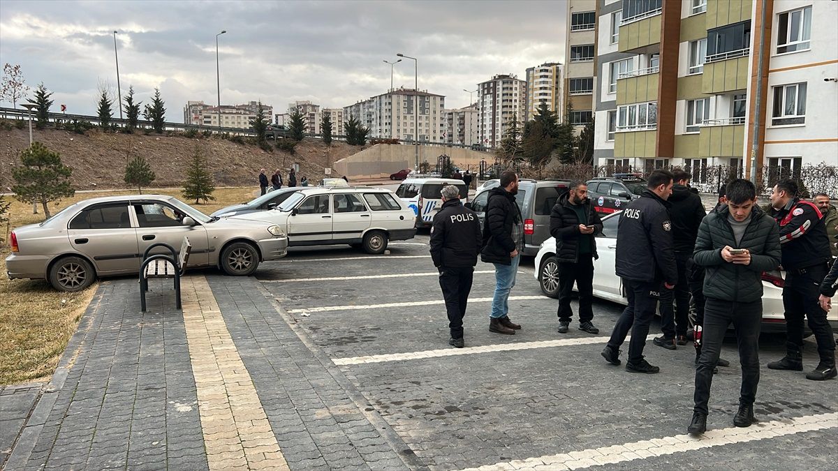 Kayseri'de Dur İhtarına Uymayan Otomobilde Uyuşturucu Ele Geçirildi
