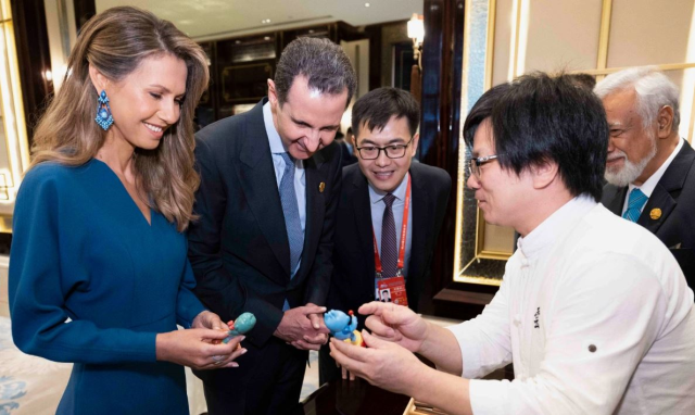 Yüzde 50 yaşama şansı olan Esma Esad'a İngiltere'den büyük darbe Yüzde 50 yaşama şansı olan Esma Esad'a İngiltere'den büyük darbe