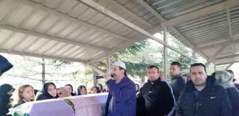 Sakarya'da 17 Yaşındaki Genç Kız Silahla Vurularak Hayatını Kaybetti