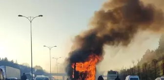 Bayrampaşa'da yolcu otobüsünde yangın paniği