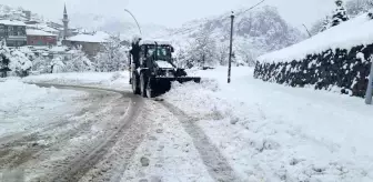 Afyonkarahisar'da Karla Mücadele Çalışmaları Devam Ediyor