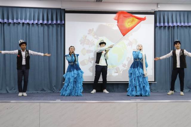 Kırgızistan'daki FETÖ İltisaklı Okullar Türkiye Maarif Vakfı'na Devredildi Kırgızistan'daki FETÖ İltisaklı Okullar Türkiye Maarif Vakfı'na Devredildi