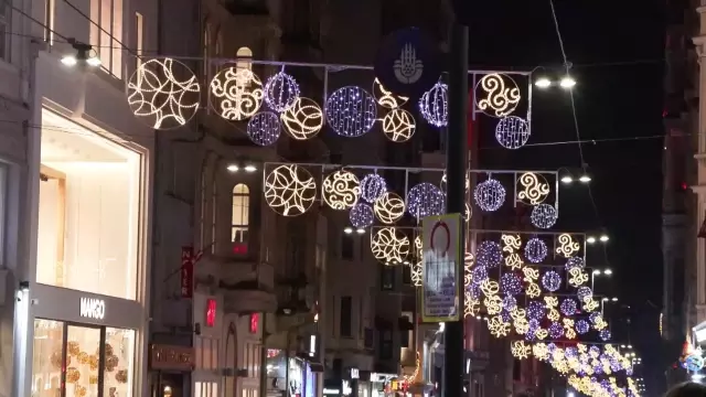 New Year's celebrations in Istanbul took place with enthusiasm at Taksim Square