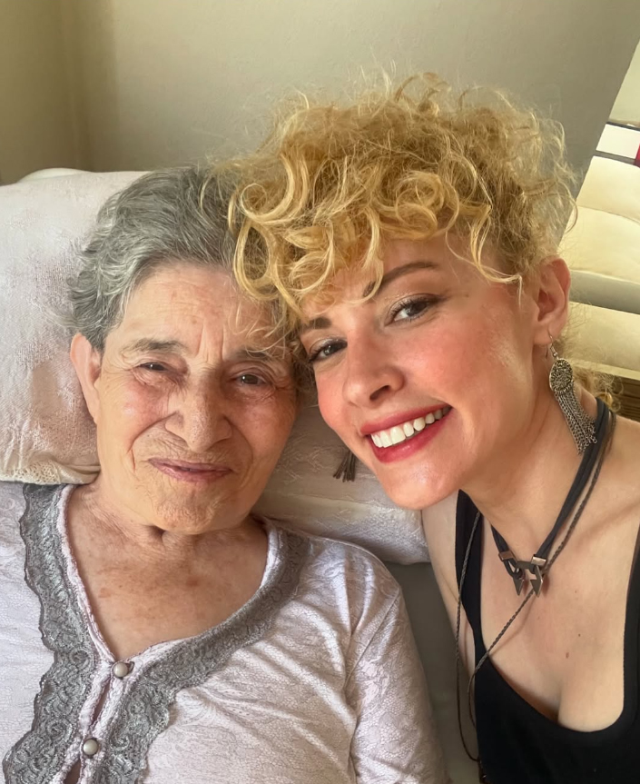 Açelya Topaloğlu's sad day! Her grandmother passed away