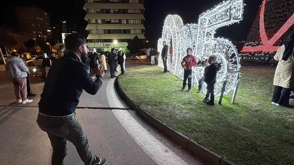 Adana ve Mersin'de Yılbaşı Kutlamaları Coşkuyla Gerçekleşti