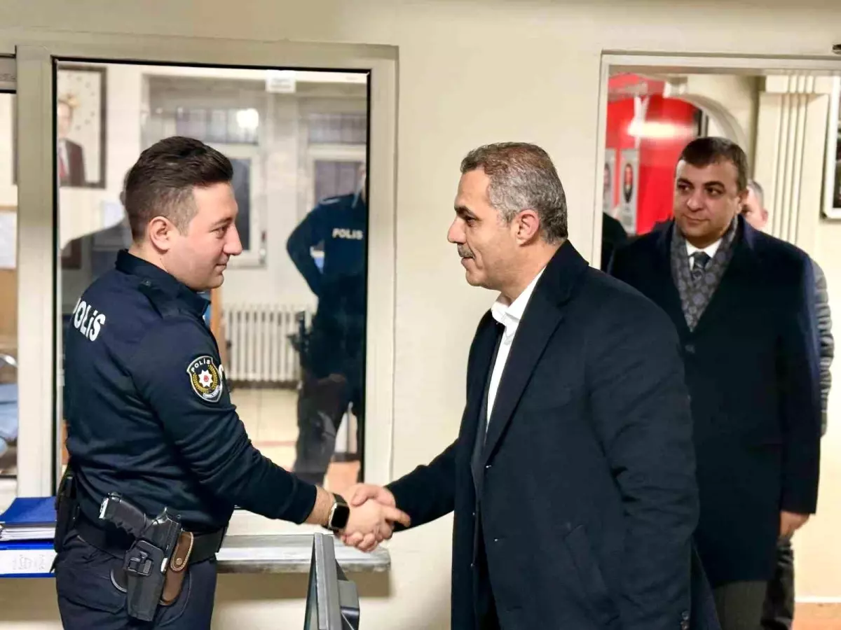 Batman AK Parti'den polis merkezlerine ziyaret