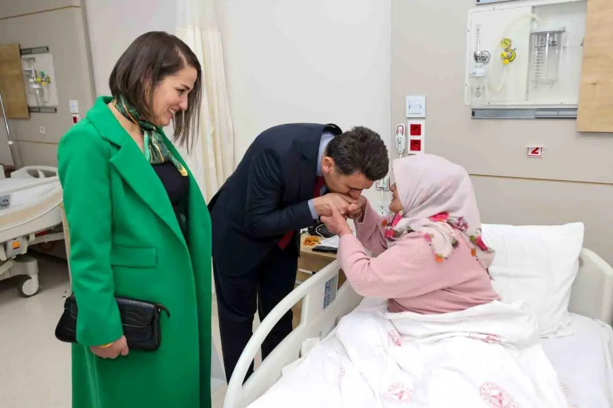 Bilecik Valisi Aygöl, Yeni Yılı Hastanede Karşıladı