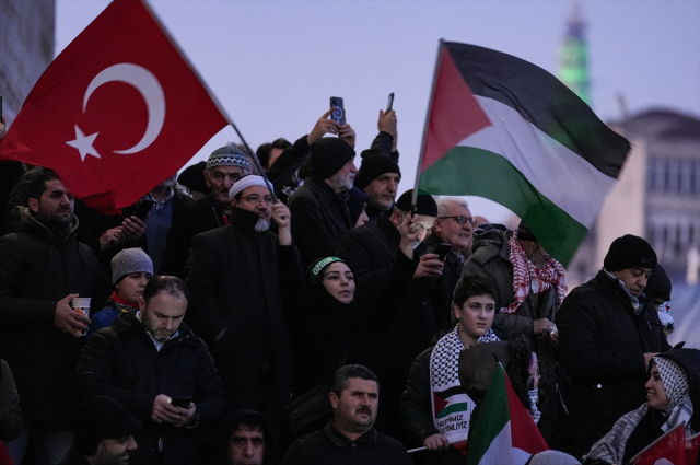 First images from the support march for Palestine attended by thousands of people