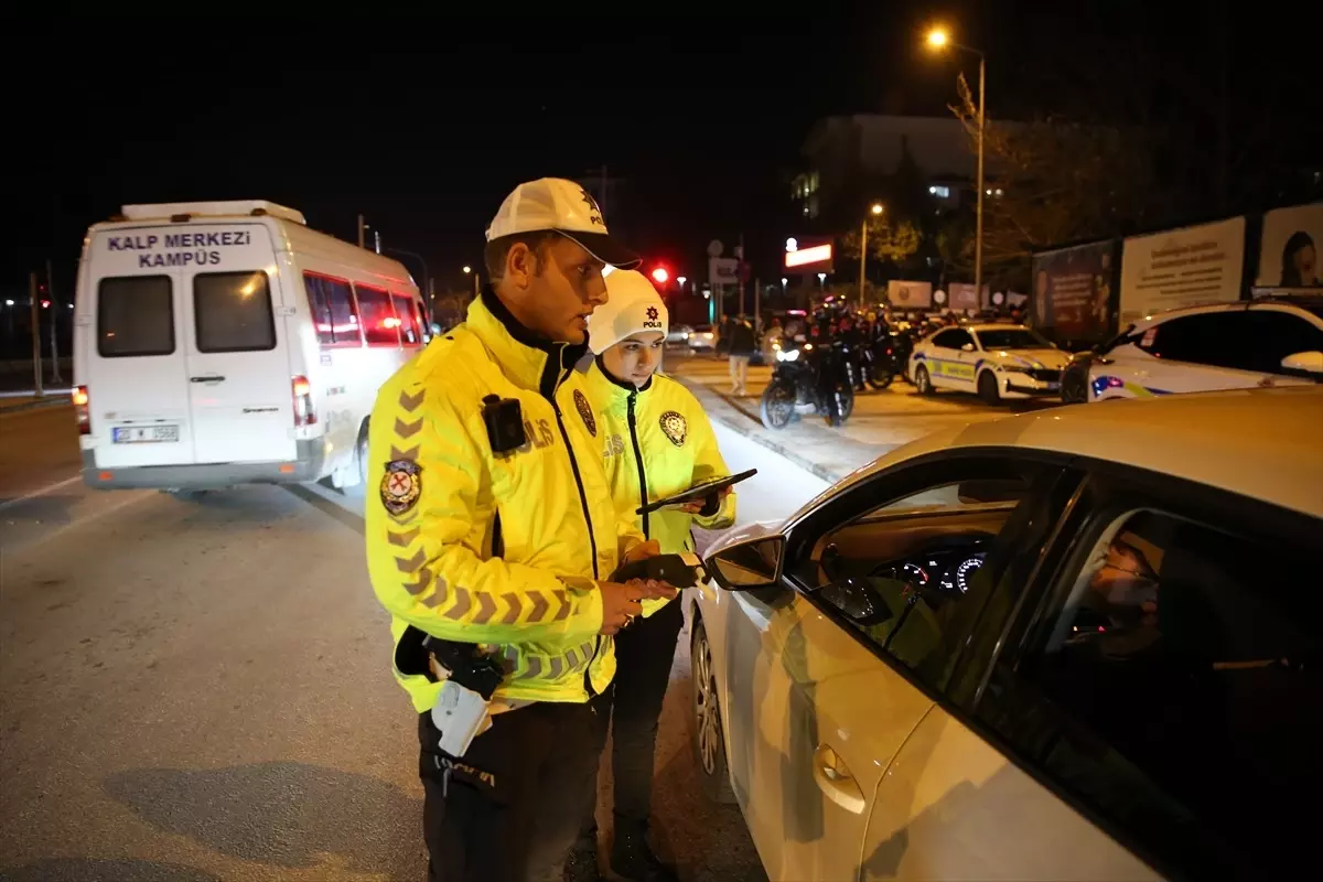 Denizli'de Yılbaşı Öncesi Polis Denetimleri