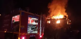 Kütahya'nın Domaniç ilçesinde ev yangını: 2 saatlik müdahale sonrası söndürüldü