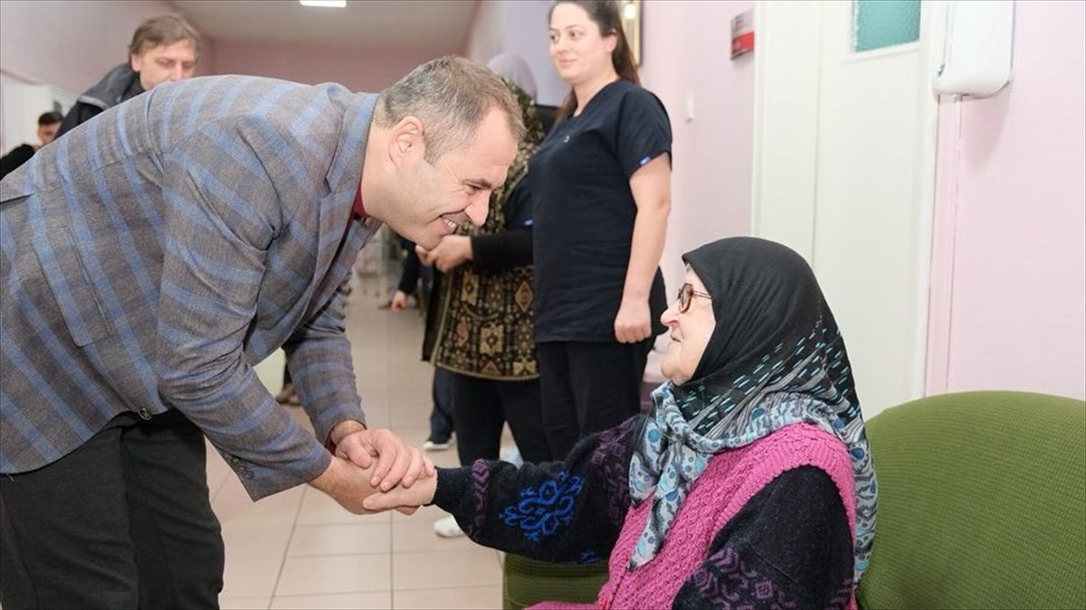 Kırklareli Belediye Başkanı Derya Bulut'tan Huzurevi Ziyareti