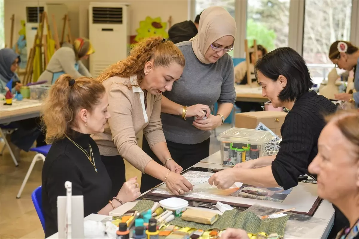 Esenyurt'ta Kadınlara Yönelik Ahşap Boyama Kursu