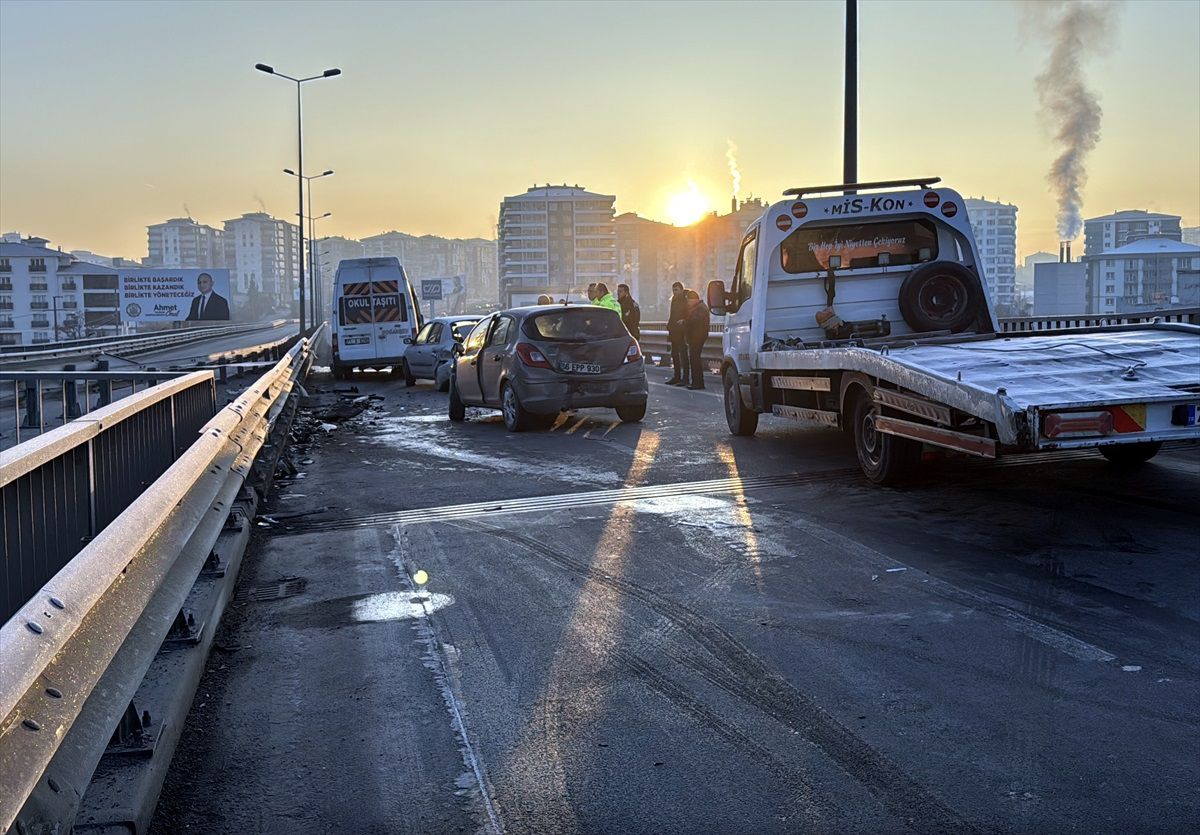 Kırıkkale'de Trafik Kazası: 6 Yaralı