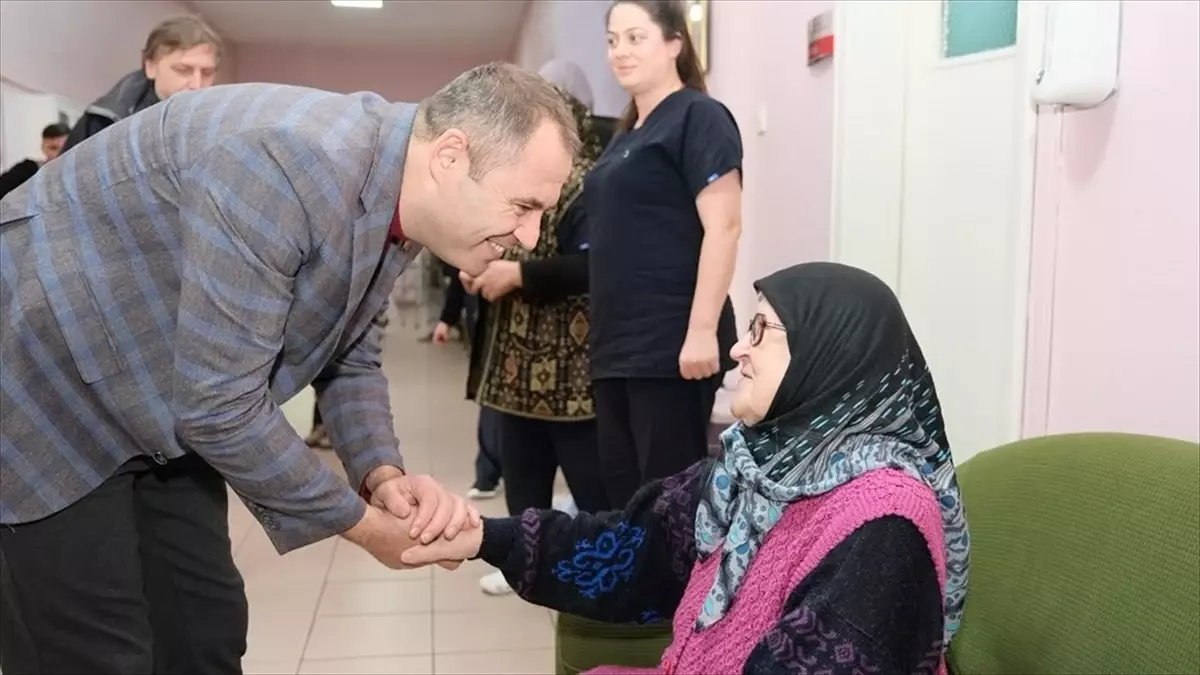 Kırklareli Belediye Başkanı Derya Bulut'tan Huzurevi Ziyareti