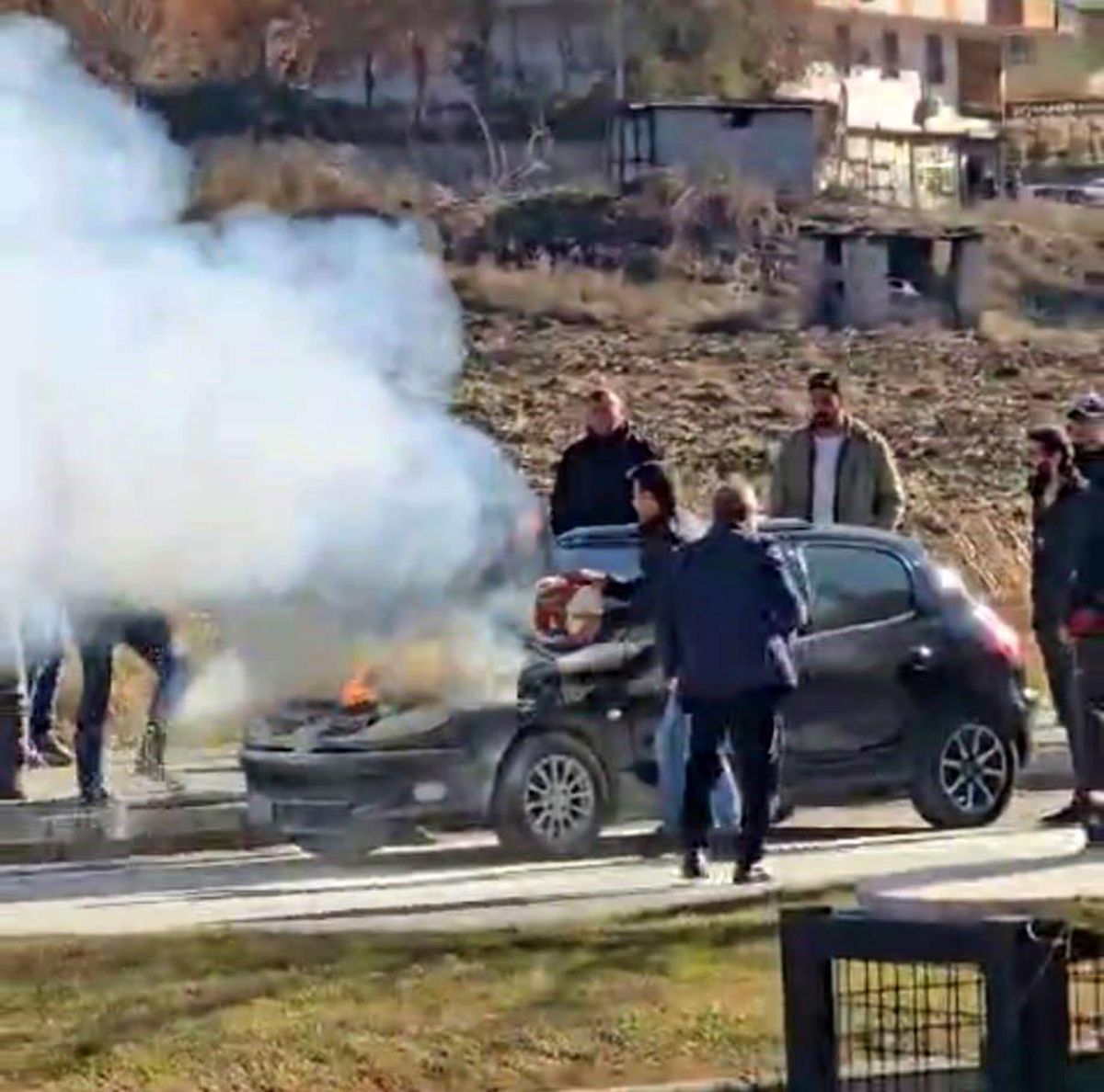 Batman'da Otomobil Yangını, Vatandaşlar Müdahale Etti