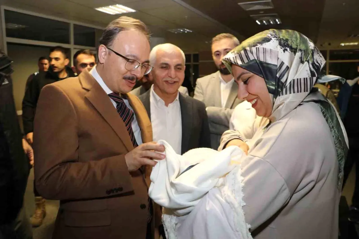 Siirt Valisi Kızılkaya'dan Güvenlik ve Sağlık Ekiplerine Yeni Yıl Ziyareti