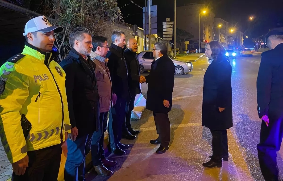Vali Özarslan, Yılbaşı Gecesi Güvenlik Ekiplerini Ziyaret Etti
