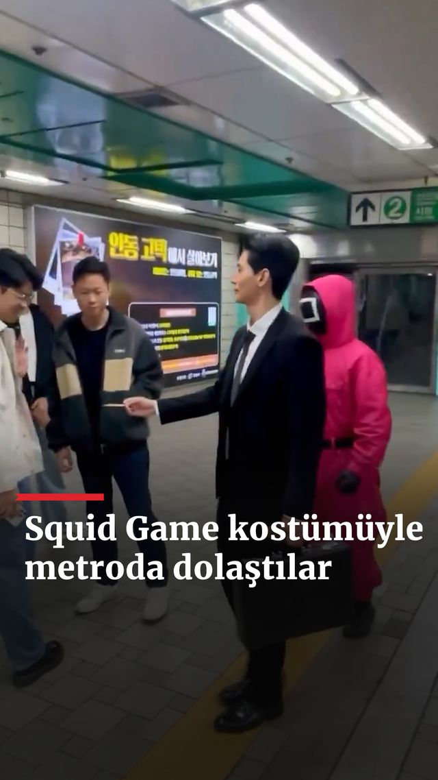 https://foto.haberler.com/haber/2025/01/01/squid-game-kostumleriyle-metroda-dolastilar_4199_o.jpg