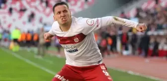 Süper Lig devi, Rey Manaj'a imzayı attırıyor