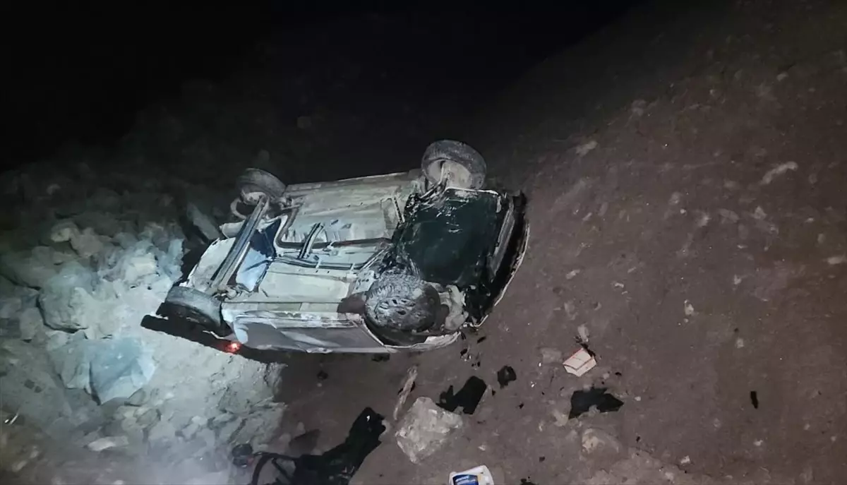 Tokat'ta Otomobil Uçuruma Devrildi: 4 Yaralı