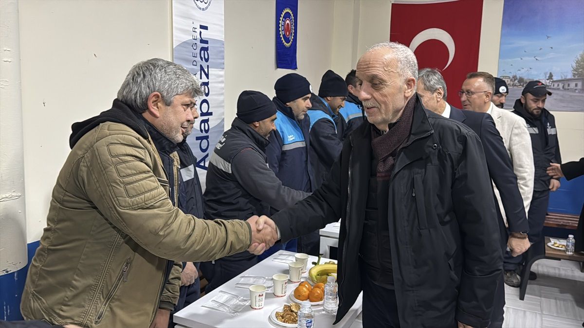 Türk-İş Genel Başkanı Atalay, Sakarya'da Temizlik İşçileriyle Yılbaşı Kutladı