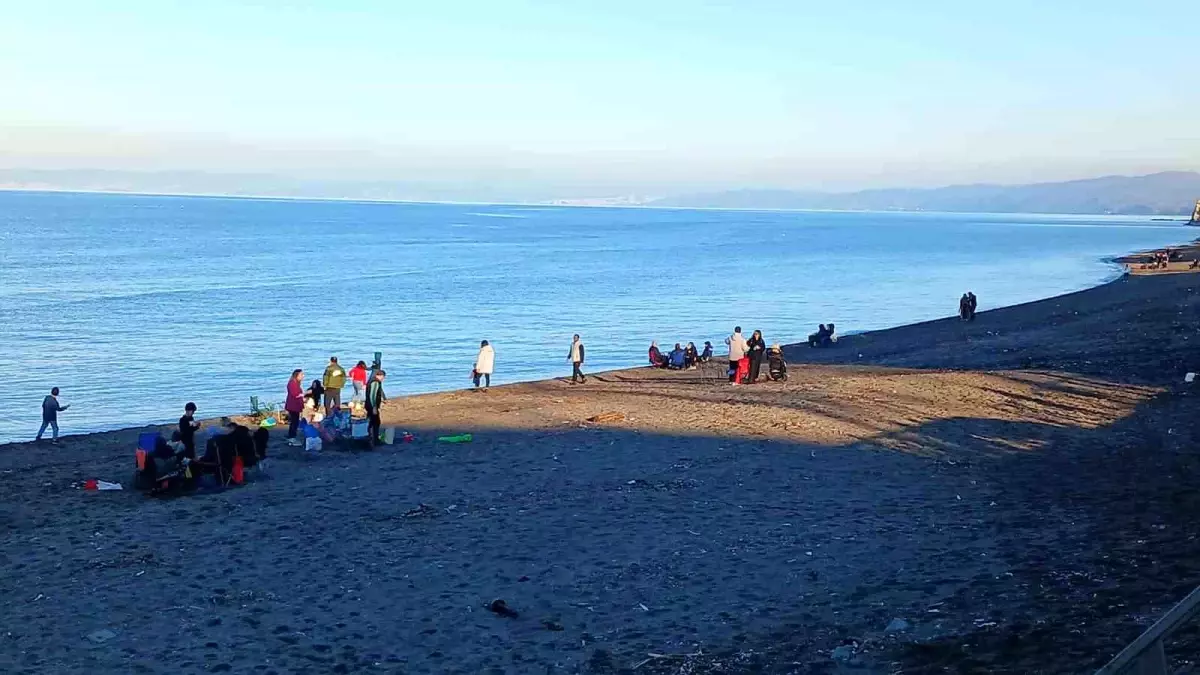 Yeni Yılda Akçakoca Kumsalında Keyifli Anlar