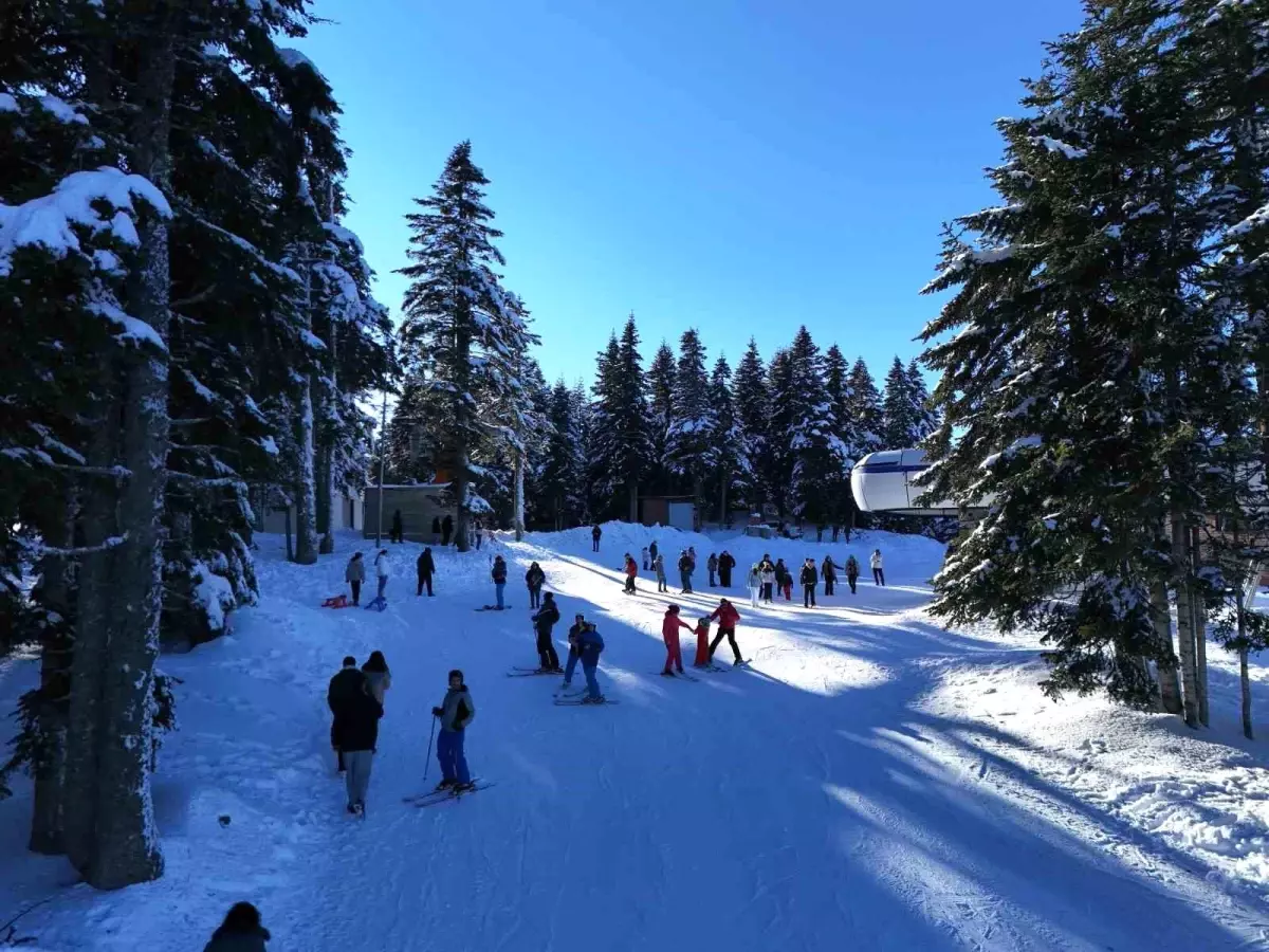 Yeni Yıl Tatilinde Ilgaz Dağı'na Kayak Akını