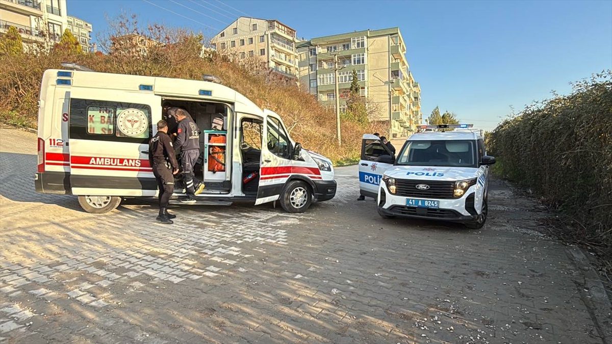 Kocaeli'de Bıçaklı Kavga: 1 Yaralı