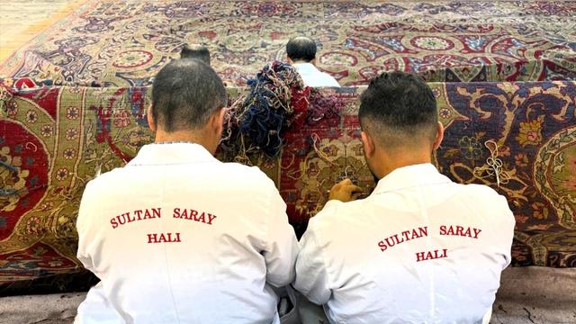 Osmanlı'nın Barış Sarayı'na Hediyesi Hereke Halısı Yeniden Hayat Buluyor! Osmanlı'nın Barış Sarayı'na Hediyesi Hereke Halısı Yeniden Hayat Buluyor!
