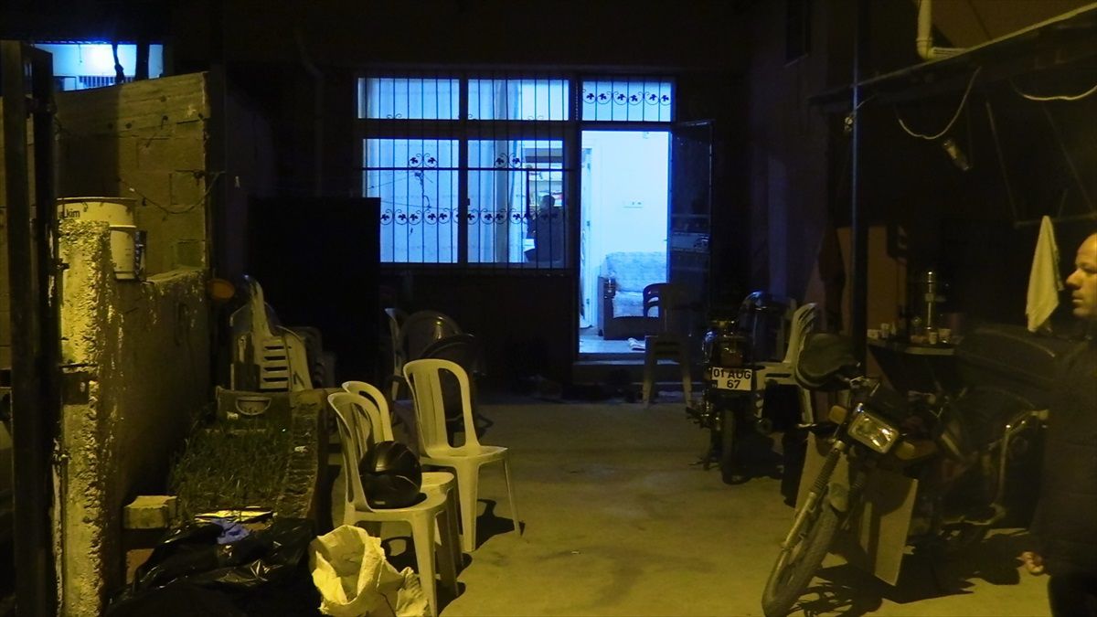 Adana'da 15 Yaşındaki Çocuk Silahla Vurulmuş Halde Bulundu, Aile Gözaltına Alındı