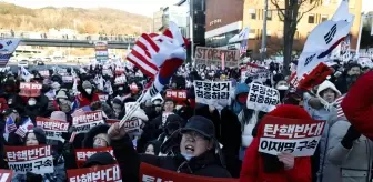 Güney Kore'de Cumhurbaşkanı Yoon Suk Yeol Gözaltına Alınmaya Çalışıldı