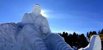 Kars'ta Sarıkamış şehitleri anısına yapılan kardan heykeller tamamlandı