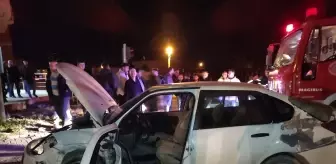 Samsun'da Kamyonet ile Otomobil Çarpıştı: 4 Yaralı